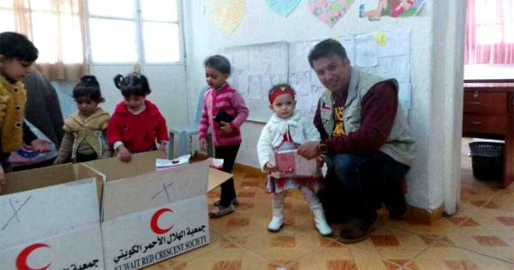 Kuwait Red Crescent Society distributes aid to Syrian refugees in Jordan