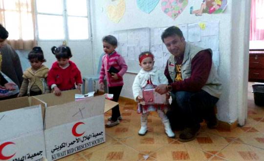 Kuwait Red Crescent Society distributes aid to Syrian refugees in Jordan